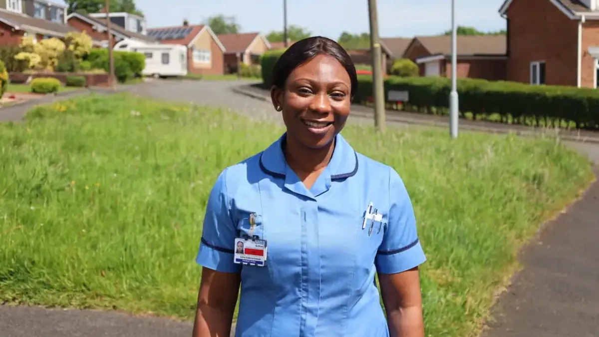 Senior nurse handover in a community setting