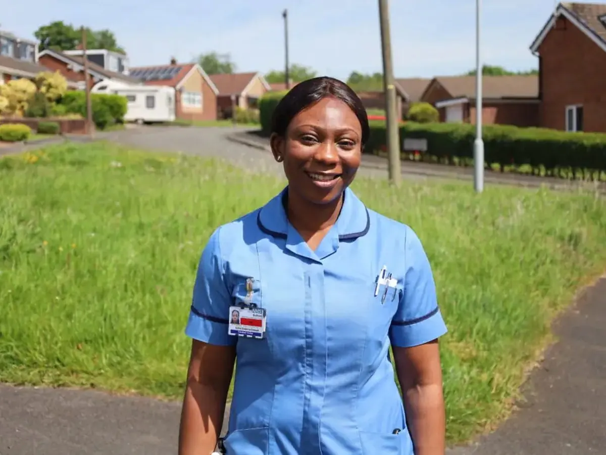 Senior nurse handover in a community setting